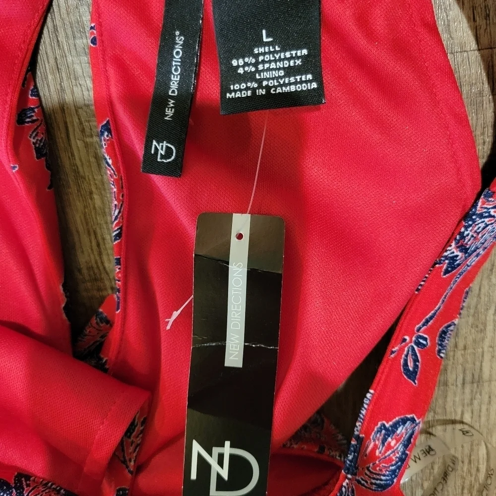 New Directions Red Cut Out Pleated Jumpsuit - Picture 14 of 15